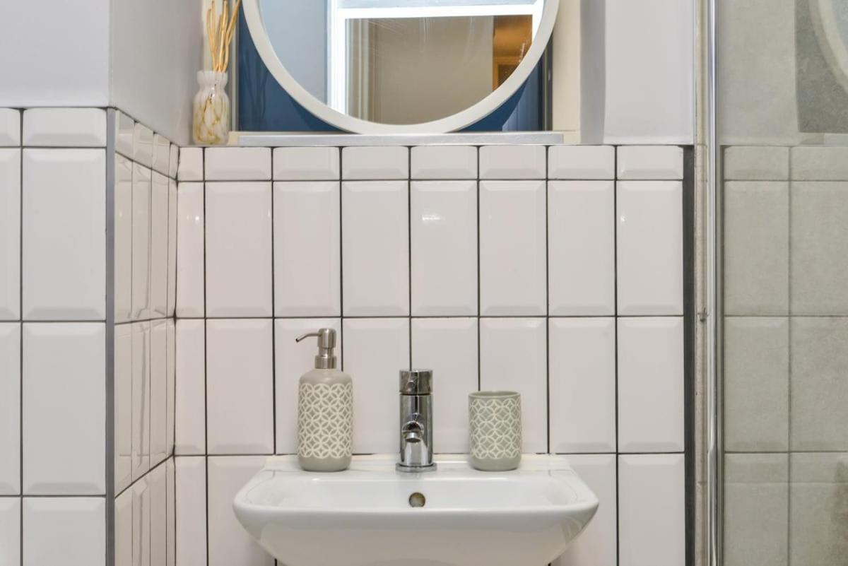 Modern 2-bed Nw Near Camden - Great Location & Transport * Londra
